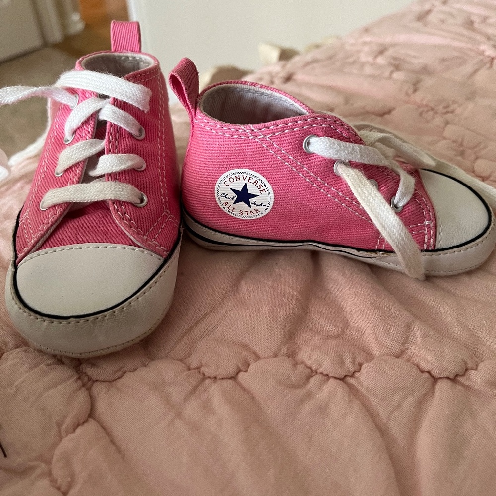 Baby girl converse size 4